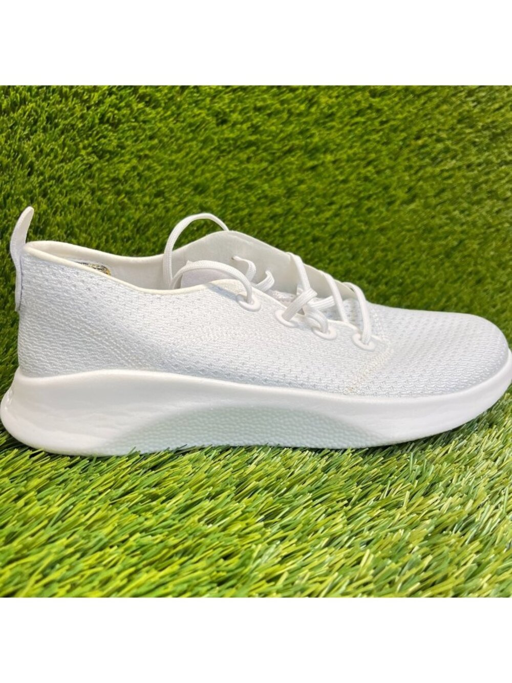 Allbirds Superlight Wool Runners Womens Size 9 White Athletic Shoes Sneakers